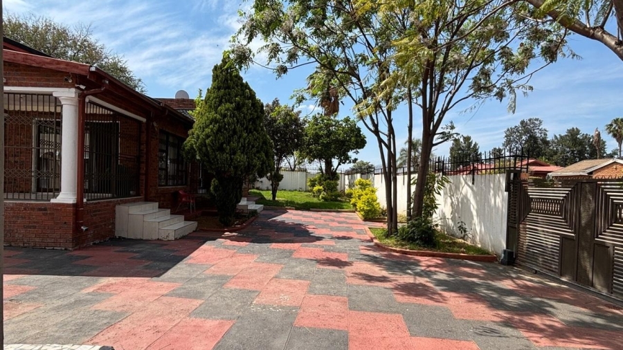 7 Bedroom Property for Sale in Mogwase Unit 4 North West